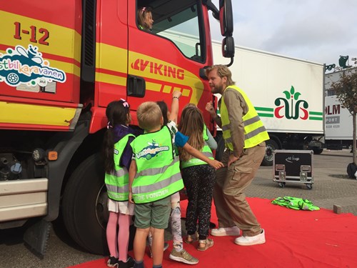 Skolebørnene så også spejle i lastbilerne